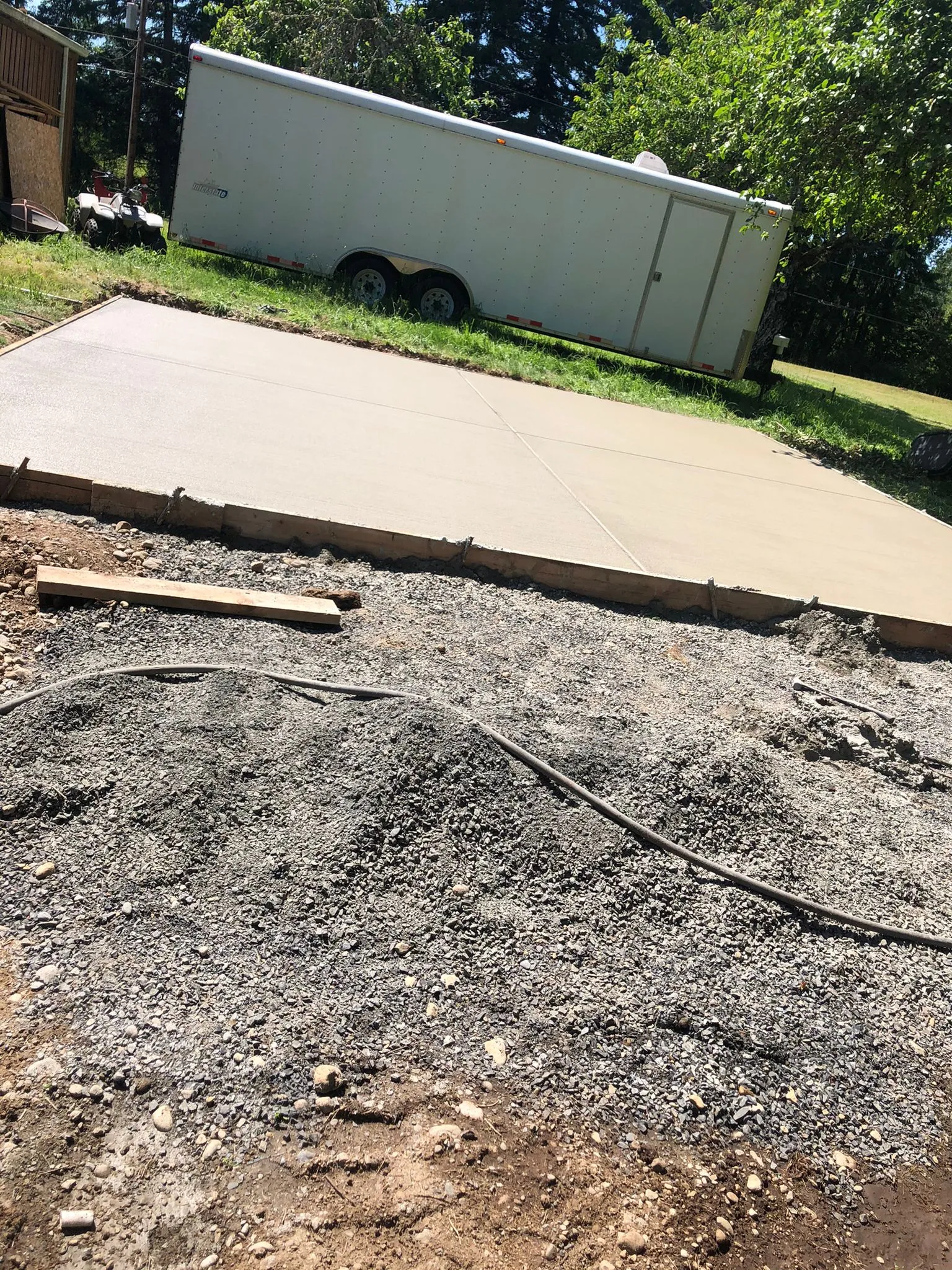 Leons Concrete LLC